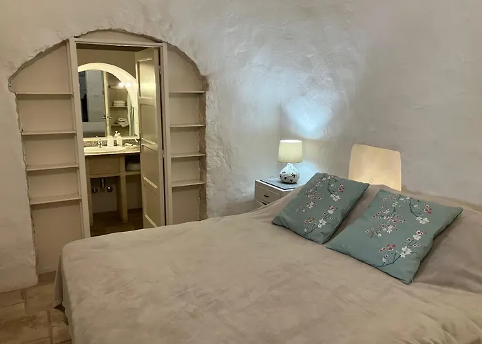Trulli E Masseria Ianella