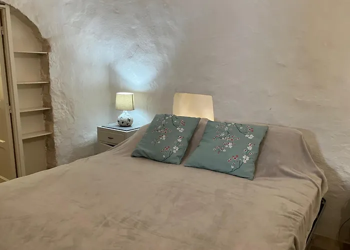 Trulli E Masseria Ianella